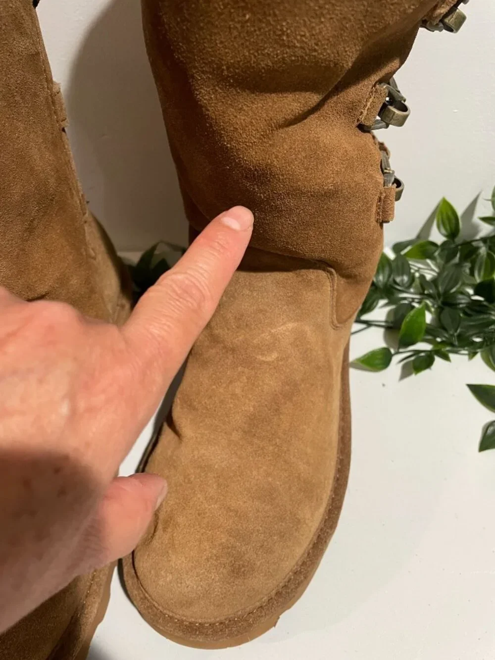 Bearpaw Womens Suede Shearling-Lined Boots With Metal Buckles Size10Chestnut